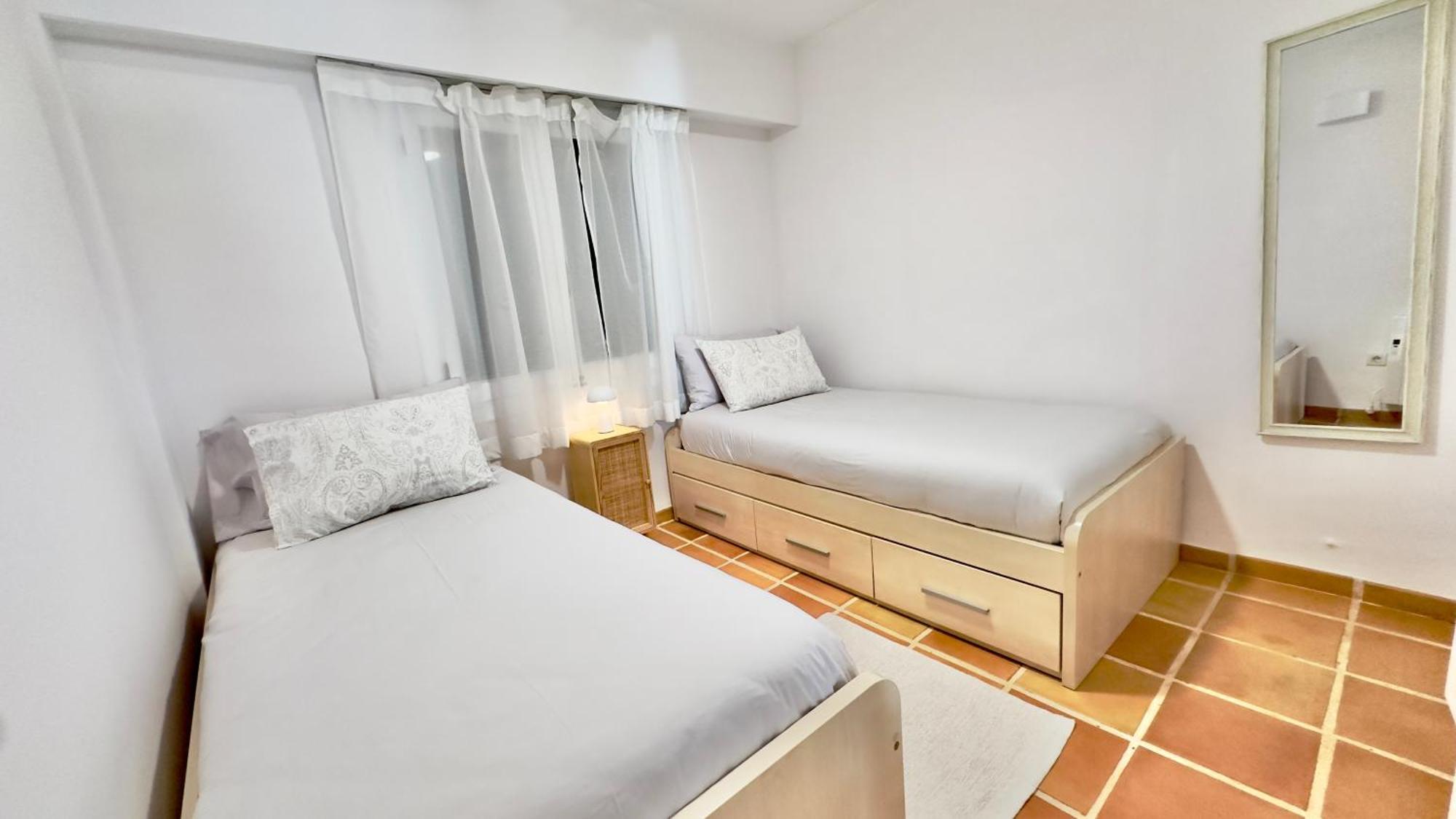 Apto Fully Equiped Con Piscina Y Gratis Parking Алтеа Екстер'єр фото